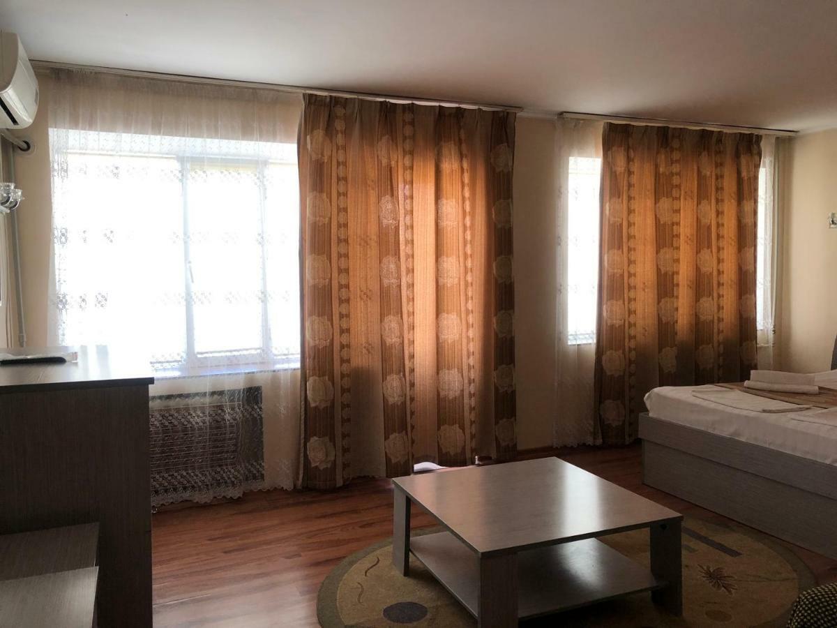 שימקנט Tourist Hotel מראה חיצוני תמונה